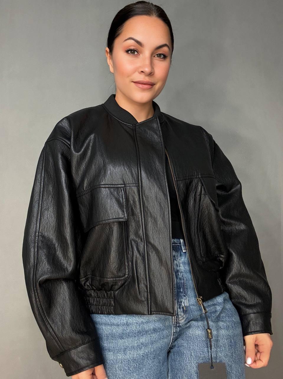 Куртка женская Lady Yep 10048 бомбер из экокожи оверсайз M Черный (6293)
