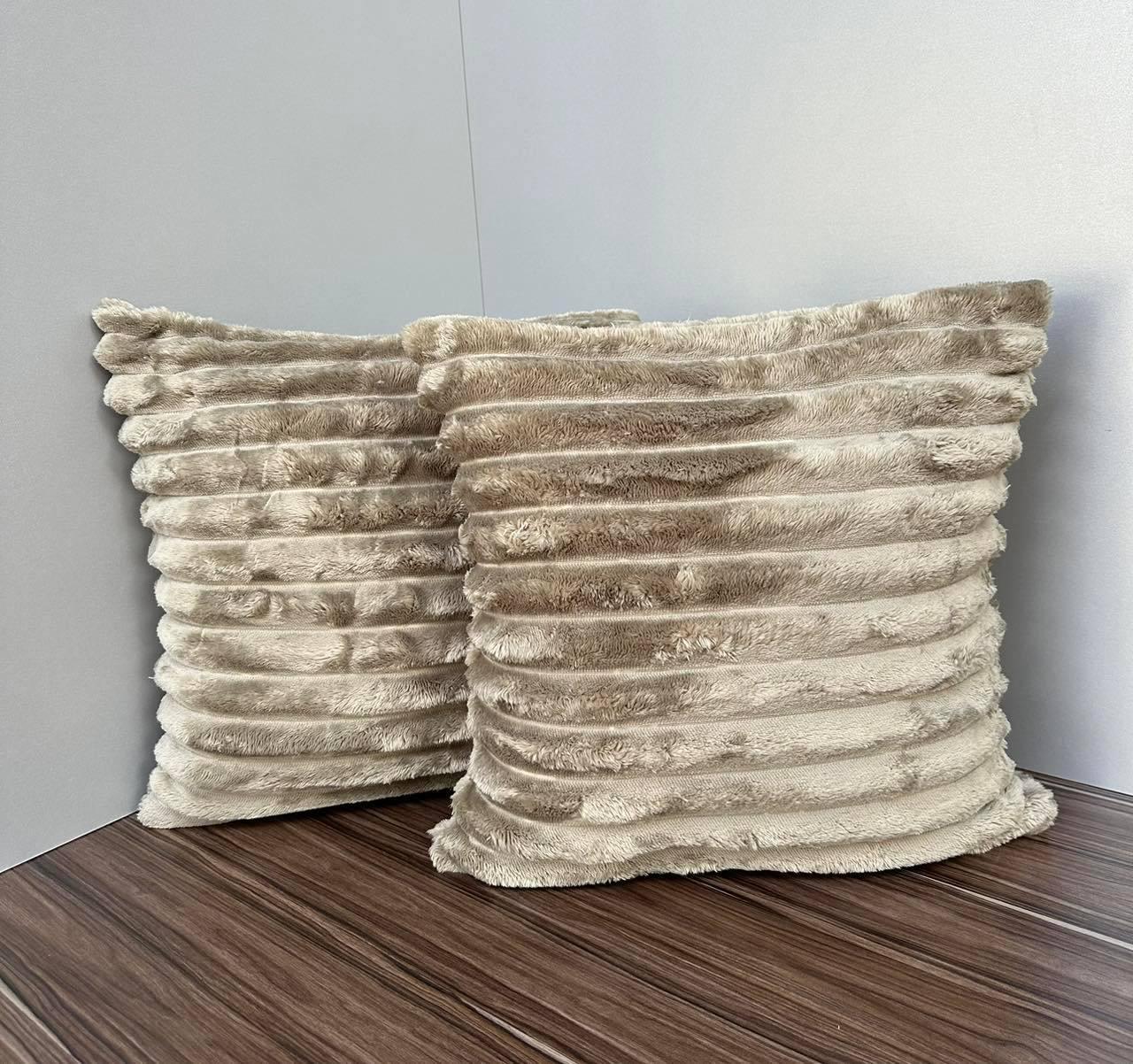 Подушки декоративні дивані антиалергенні 2 шт. 45х45 см Коричневий (П4-puduska-navolochka-001-01) - фото 1 Подушки декоративні дивані антиалергенні 2 шт. 45х45 см Коричневий (П4-puduska-navolochka-001-01) - фото 1