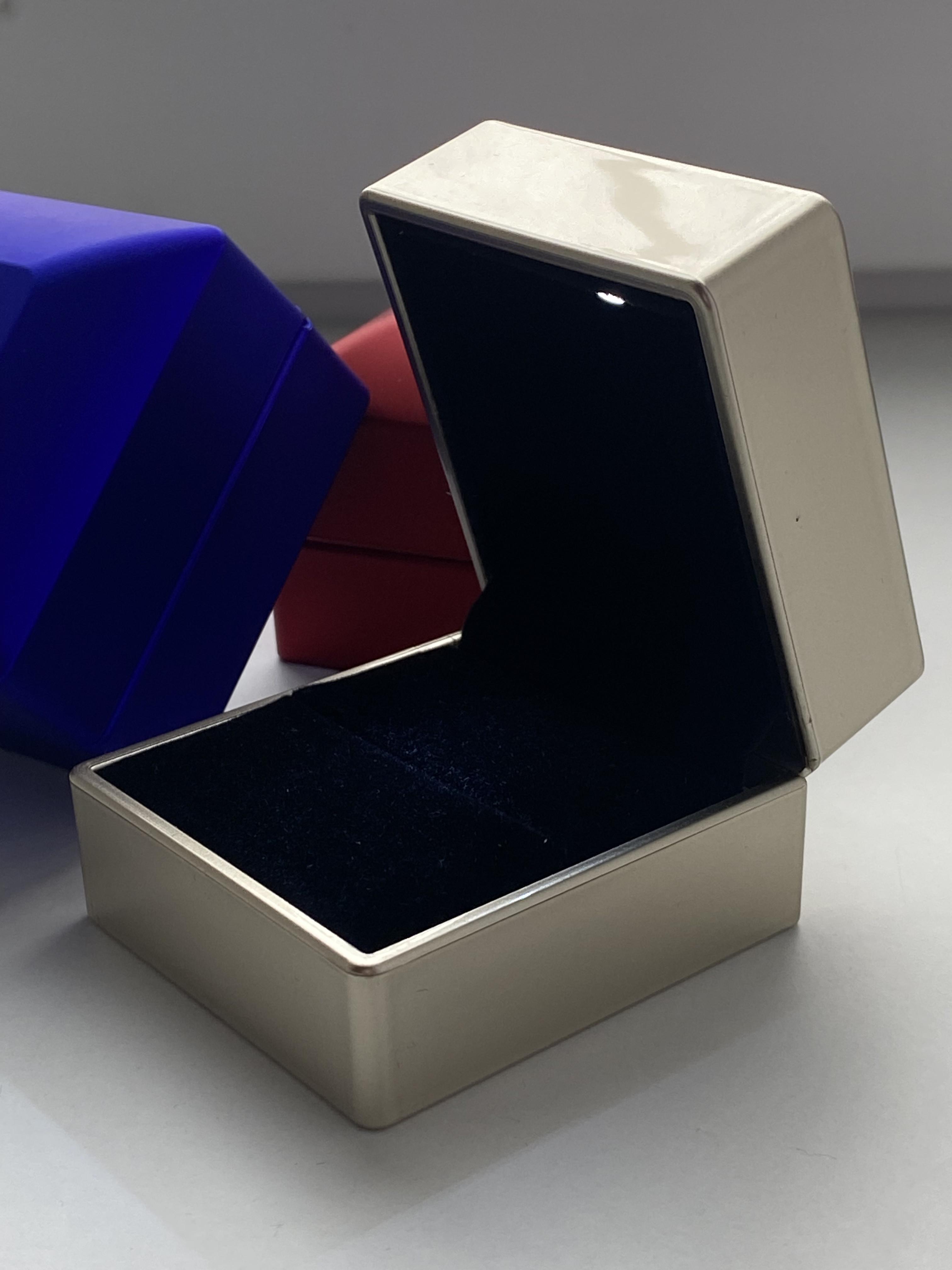 Коробочка для кольца Marry Me с подсветкой (601032) - фото 6 Коробочка для кольца Marry Me с подсветкой (601032) - фото 6