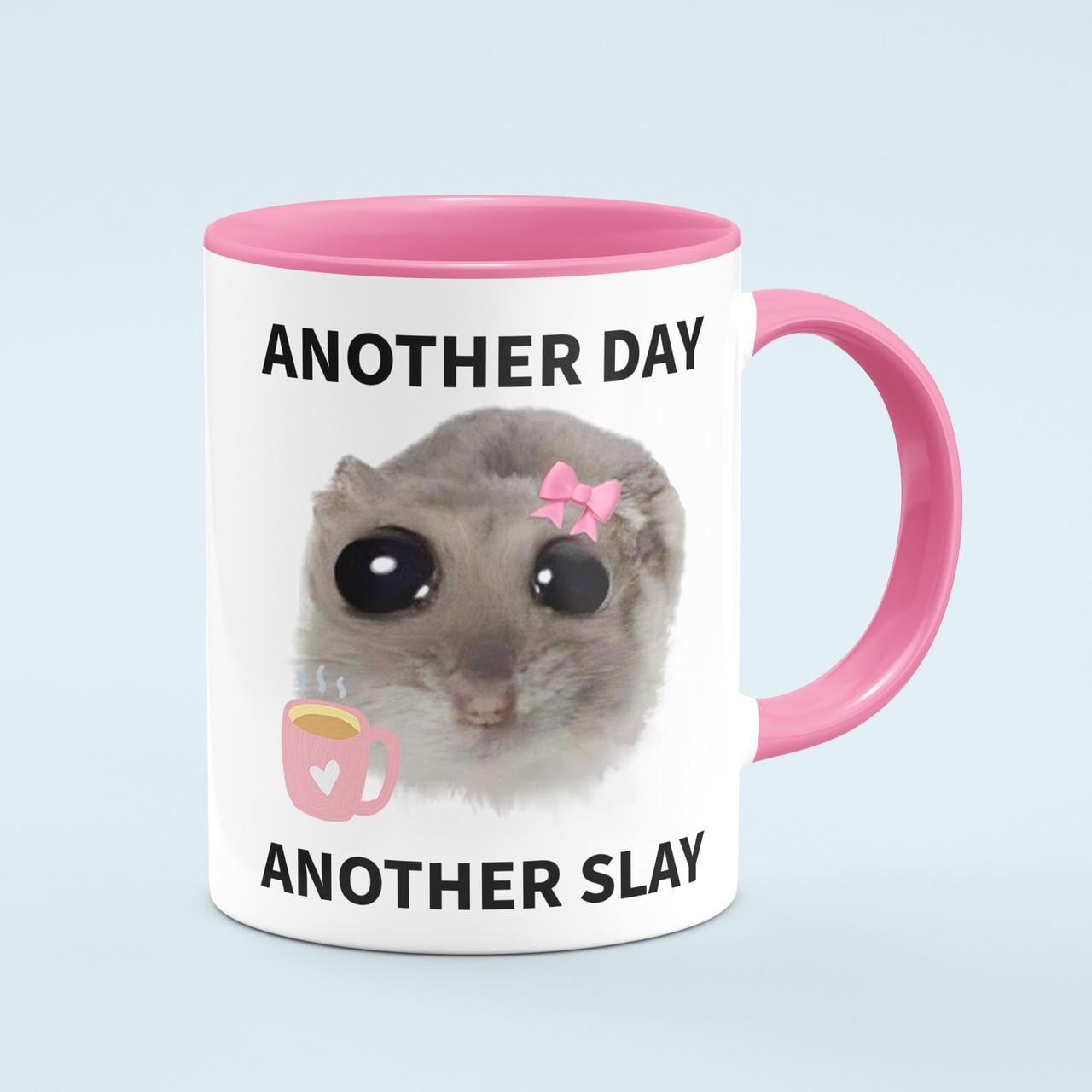 Чашка Another Day Another Slay с грустным хомяком 330 мл Розовый Чашка Another Day Another Slay с грустным хомяком 330 мл Розовый