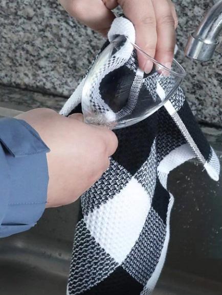 Набор кухонных полотенец Premium Soft 4в1 100% хлопок 74х34 см Черно-белый (NKR4in1Black) - фото 4 Набор кухонных полотенец Premium Soft 4в1 100% хлопок 74х34 см Черно-белый (NKR4in1Black) - фото 4