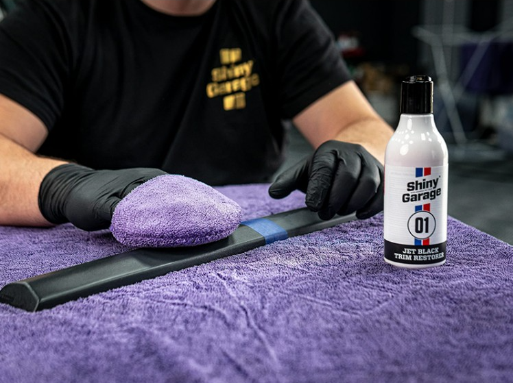Чистящее средство и уход за пластиковыми элементами JShiny Garage et Black Trim Restorer 0.25л - фото 3 Чистящее средство и уход за пластиковыми элементами JShiny Garage et Black Trim Restorer 0.25л - фото 3