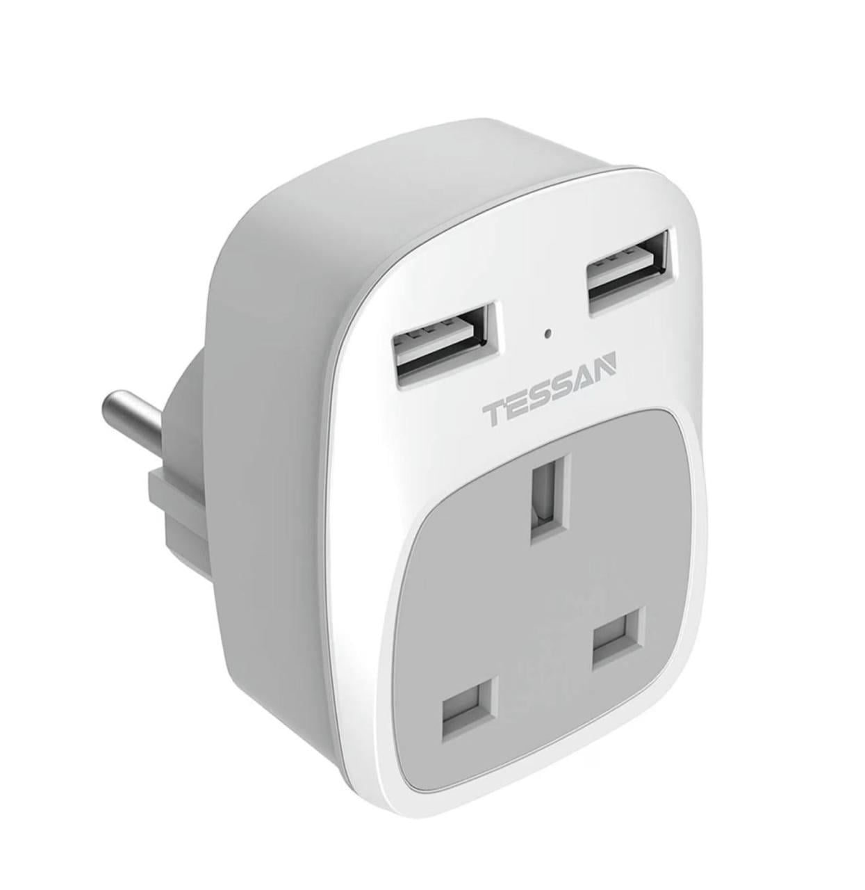 Переходник TESSAN TS-821-EF с английской вилки UK на евророзетку EU с 2 USB (8/679)