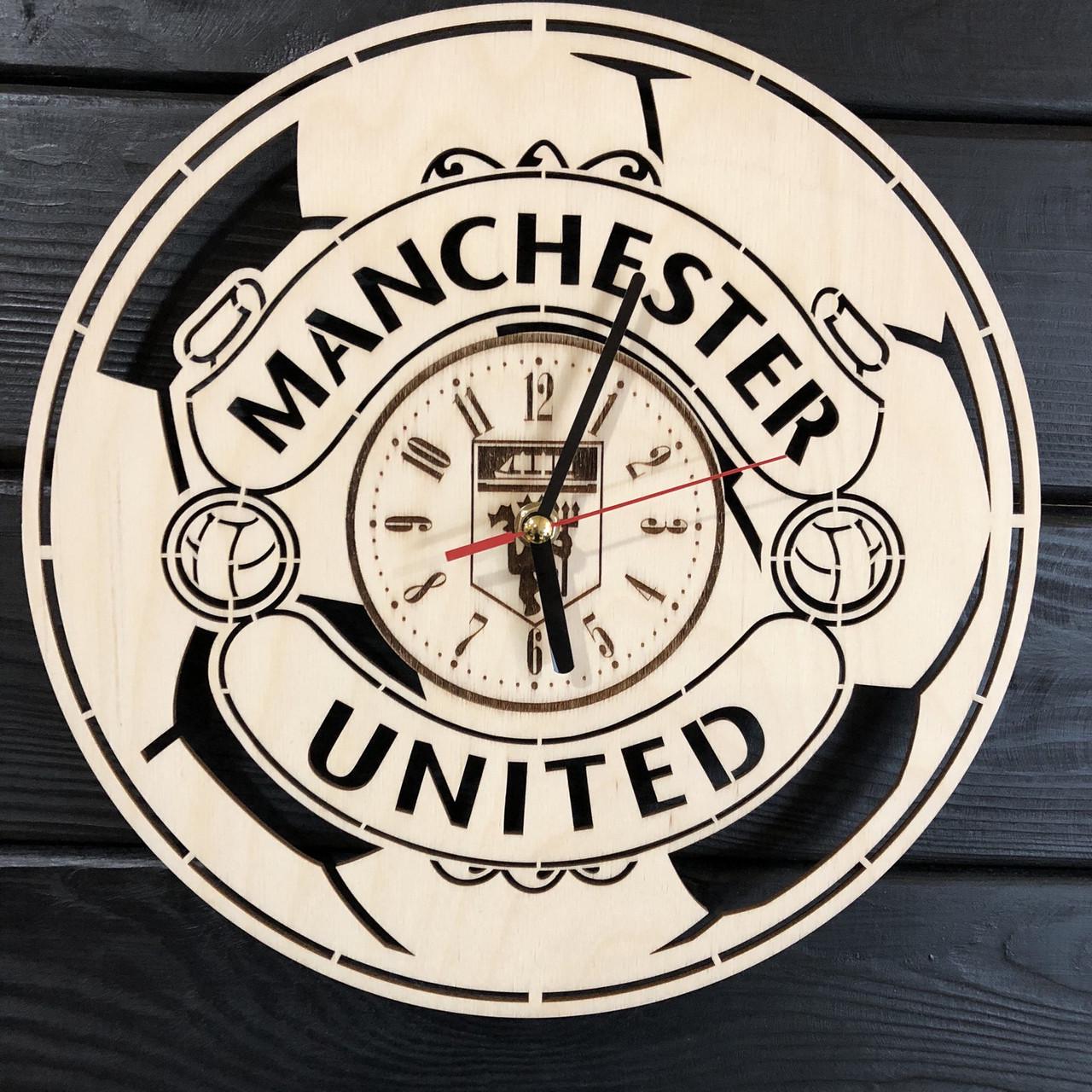 Часы настенные концептуальные в интерьер Manchester United