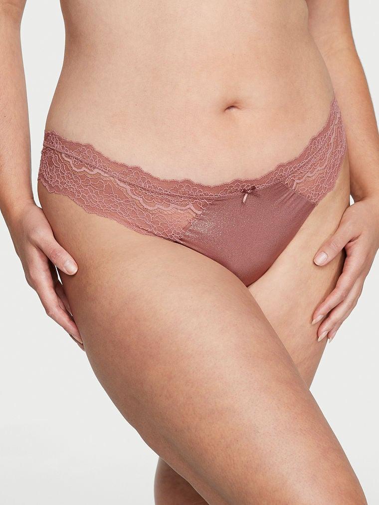 Трусики стринги Victoria’s Secret Lace-Trim Smooth Shimmer Thong Panty M Коричневый (26731516) Трусики стринги Victoria’s Secret Lace-Trim Smooth Shimmer Thong Panty M Коричневый (26731516)