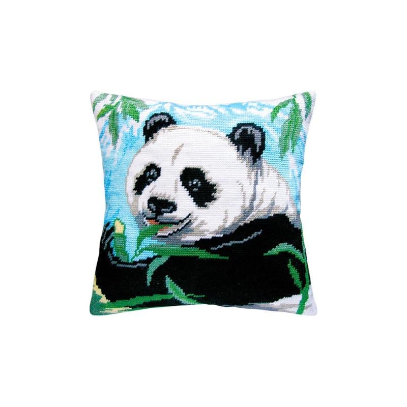 Набор для вышивания крестиком подушки Чарівниця V-07 Панда (7261)