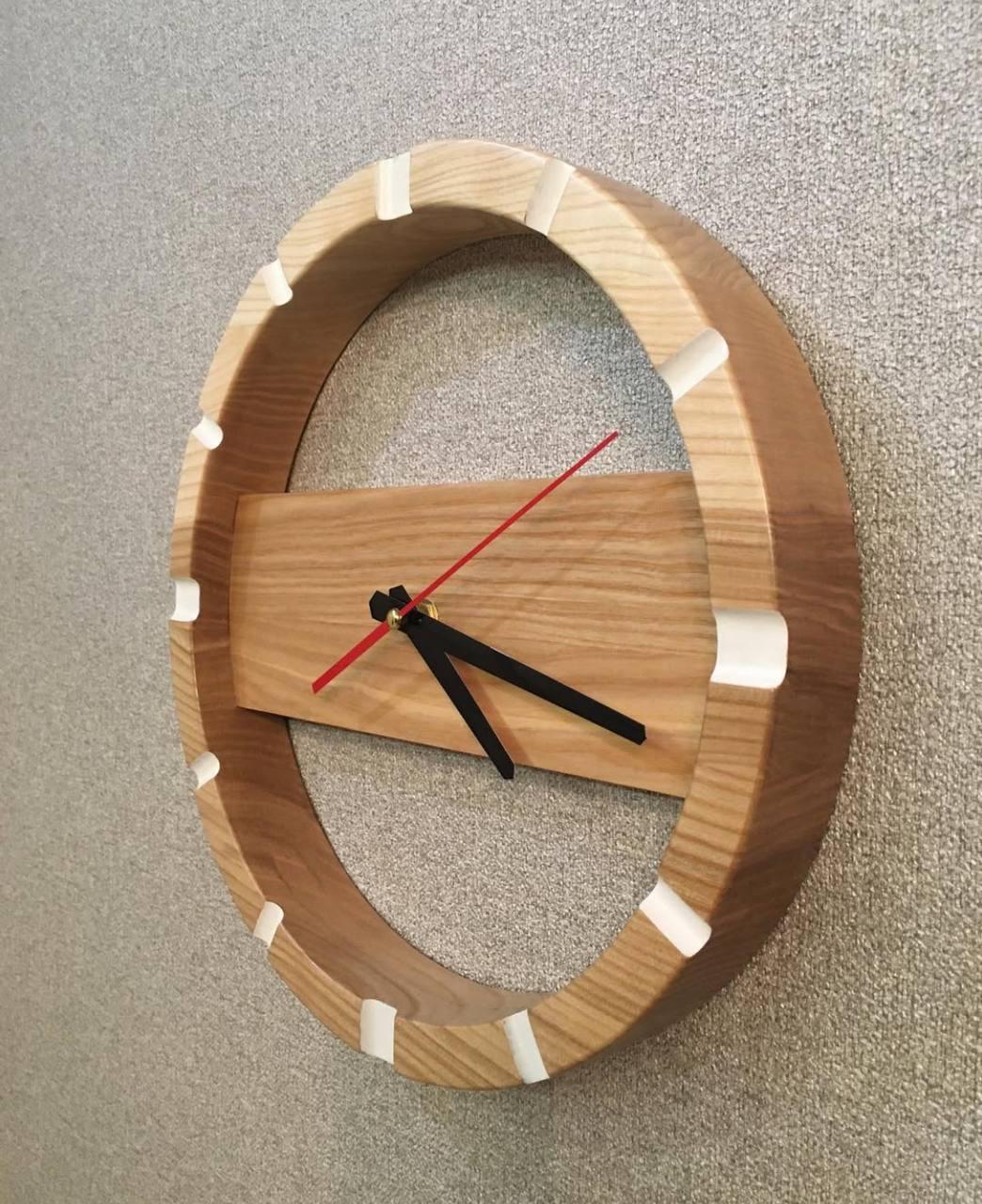 Годинник настінний безшумний з натурального ясеня ручна робота d 300 мм (CL-005) - фото 2 Годинник настінний безшумний з натурального ясеня ручна робота d 300 мм (CL-005) - фото 2