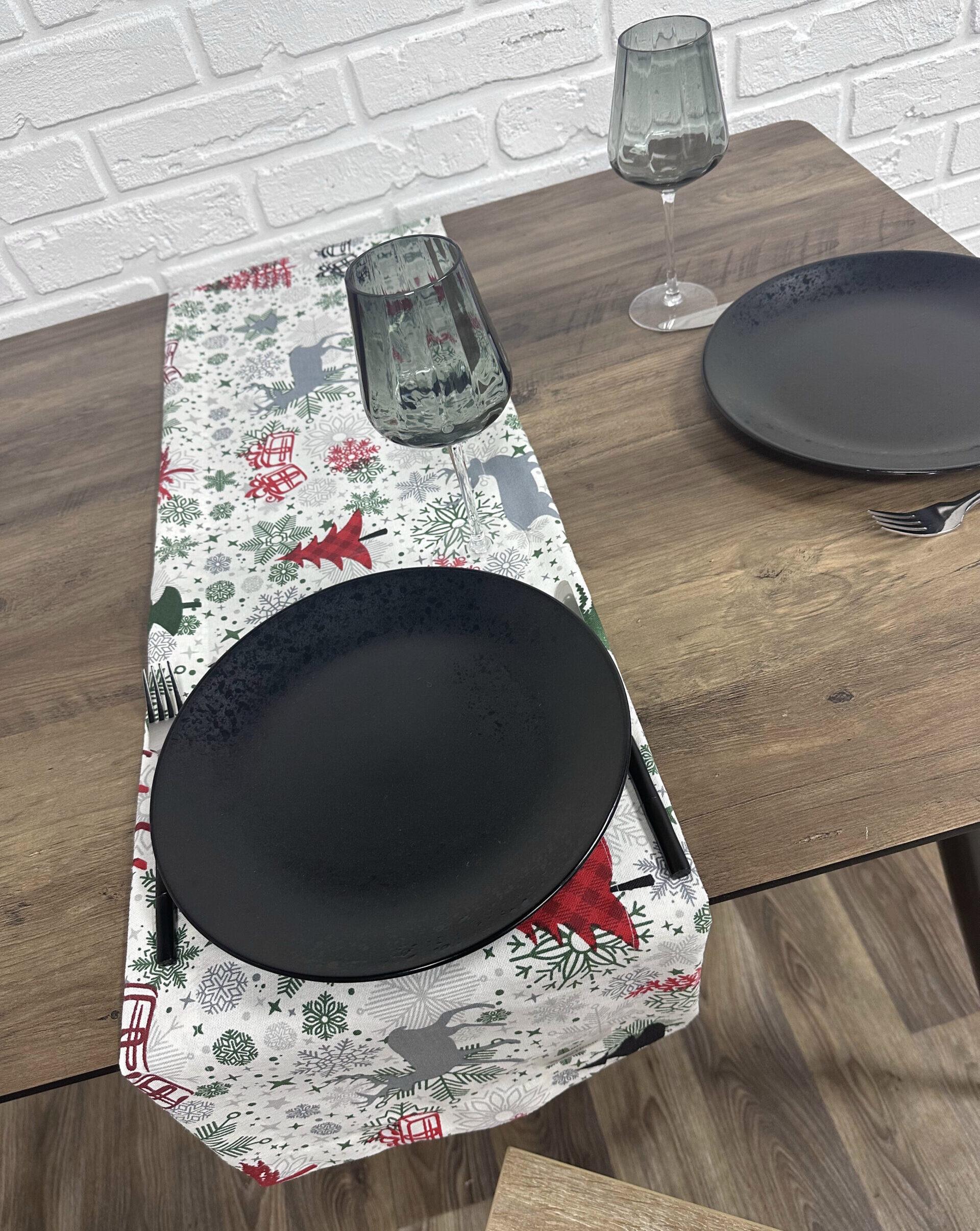 Дорожка на стол Comfort Home X-mas red fir trees новогодняя водоотталкивающая с тефлоновым покрытием 160x40 см