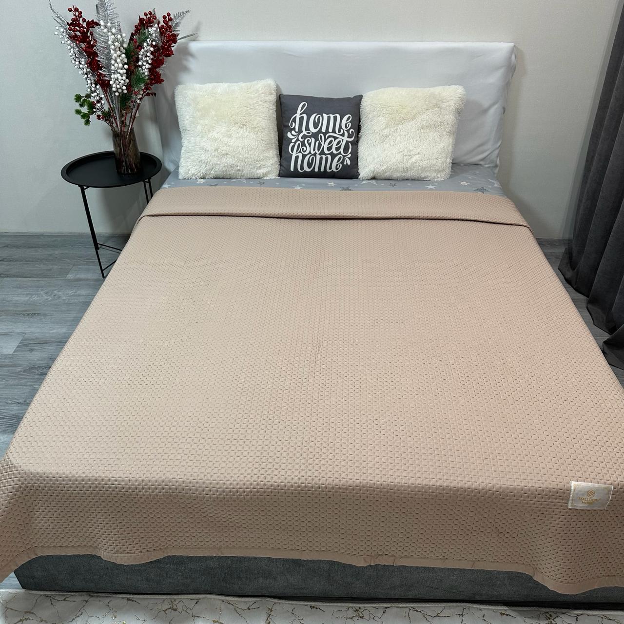 Покрывало на кровать евро 200x230 см Карамельный (28796083) - фото 1 Покрывало на кровать евро 200x230 см Карамельный (28796083) - фото 1