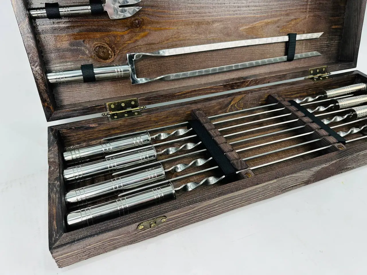 Набір шампурів у кейсі Срібло середній дерев'яний з нержавіючої сталі (2-10-KS-7611) - фото 3 Набір шампурів у кейсі Срібло середній дерев'яний з нержавіючої сталі (2-10-KS-7611) - фото 3