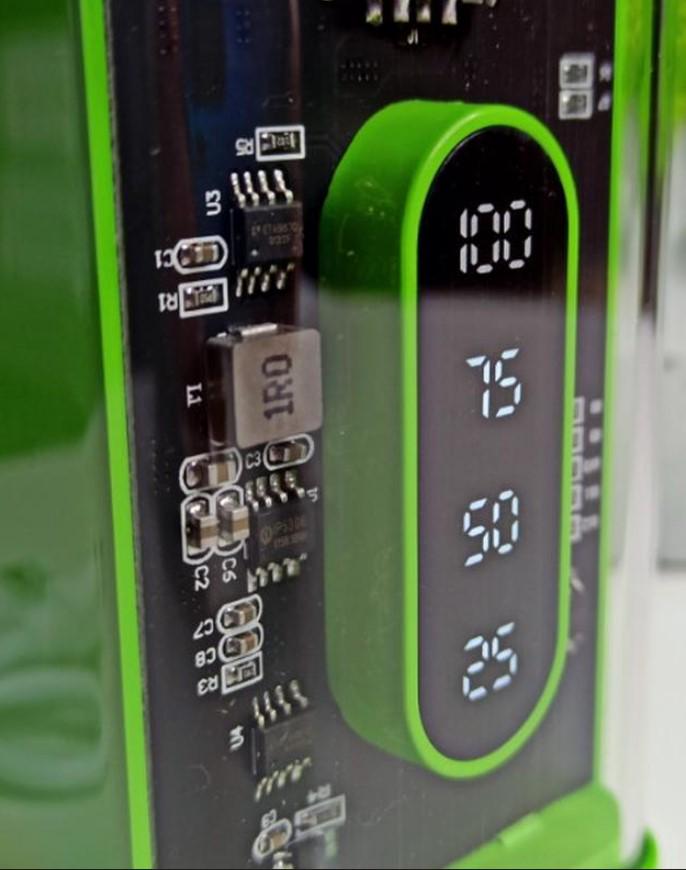 Повербанк з прозорими стінками та світлодіодним дисплеєм 10000 mAh Зелений (2104618812) - фото 4