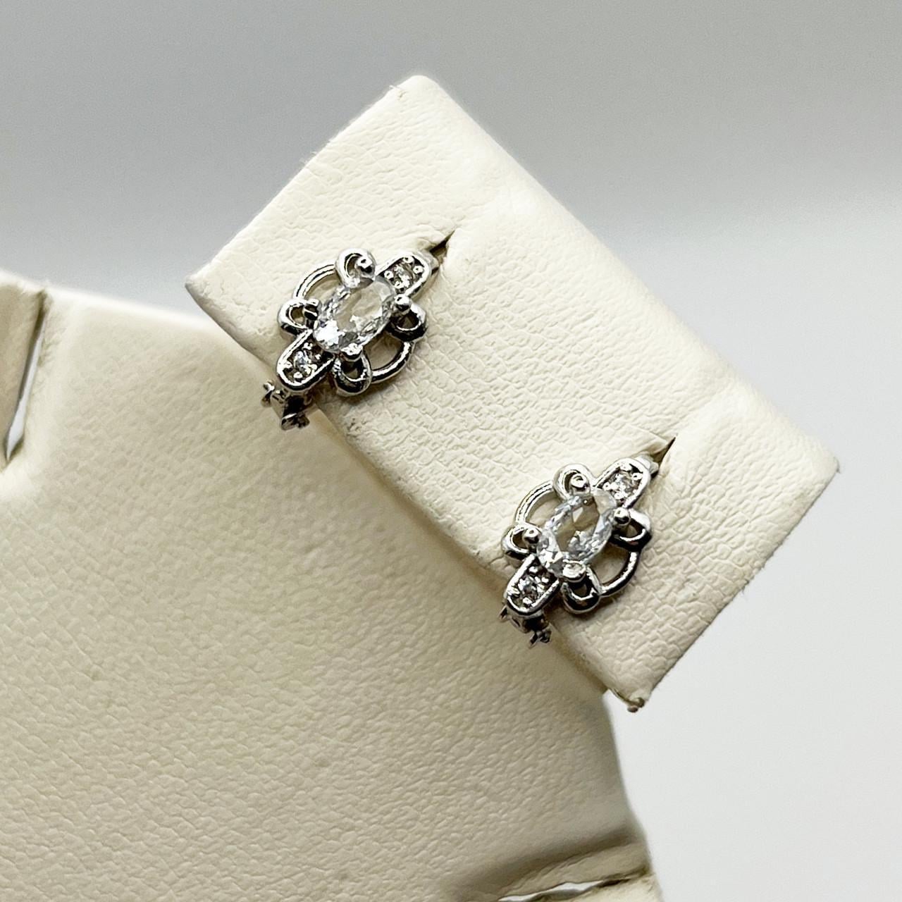 Серебряные серьги с кубическим цирконием 1,75 г (2449295959) Серебряные серьги с кубическим цирконием 1,75 г (2449295959)