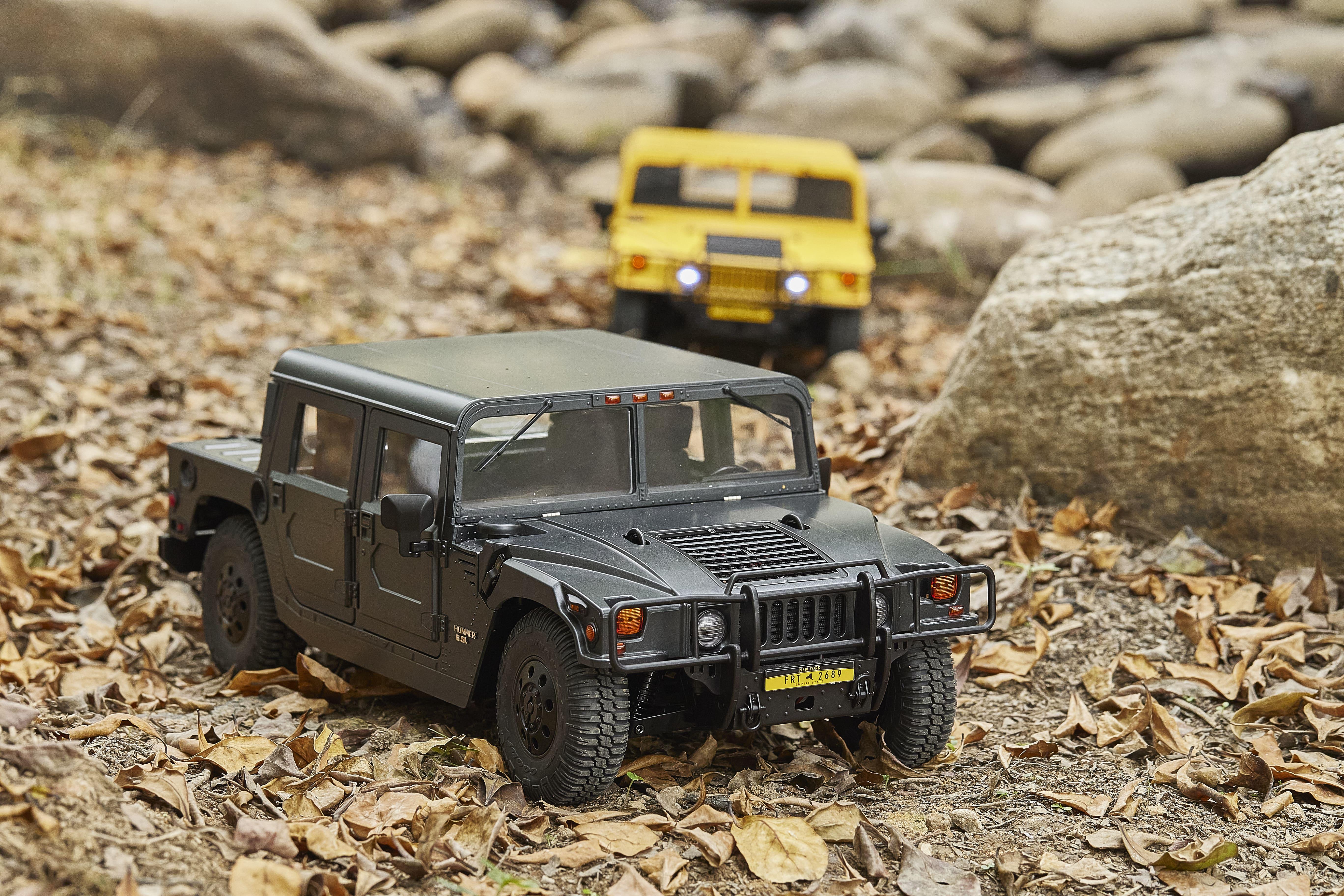 Машинка на радиоуправлении FMS 1:12 HUMMER RS Yellow - фото 5 Машинка на радиоуправлении FMS 1:12 HUMMER RS Yellow - фото 5