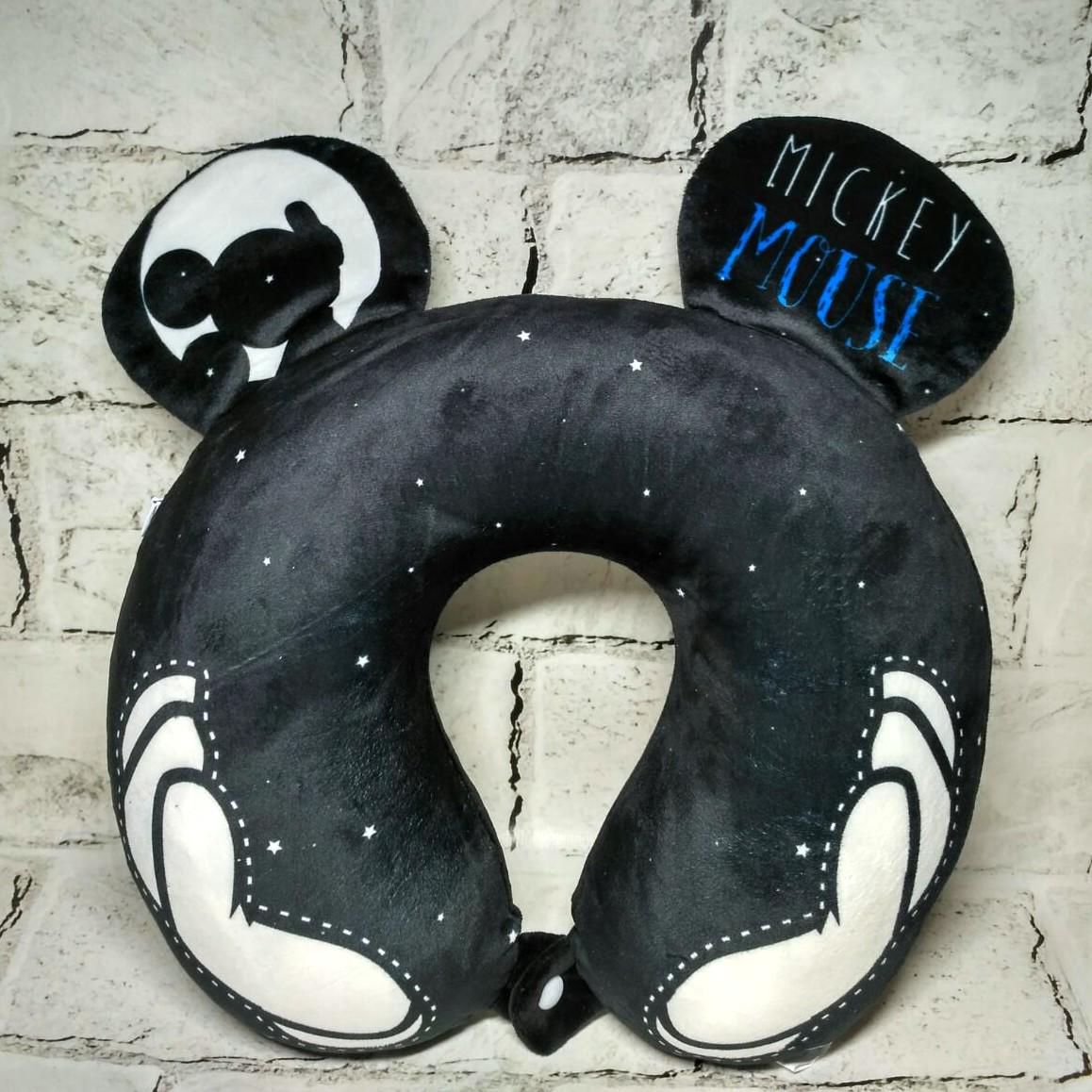 Подушка для путешествий под шею с памятью Микки 29х26х8 см Черный (25-2-381) Подушка для путешествий под шею с памятью Микки 29х26х8 см Черный (25-2-381)