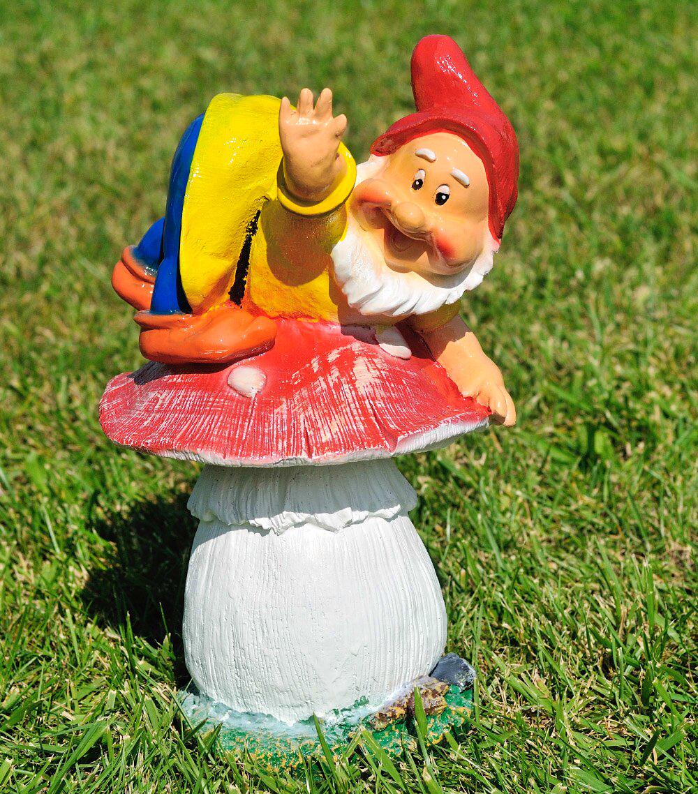 Садовая фигура Гном грибник малый