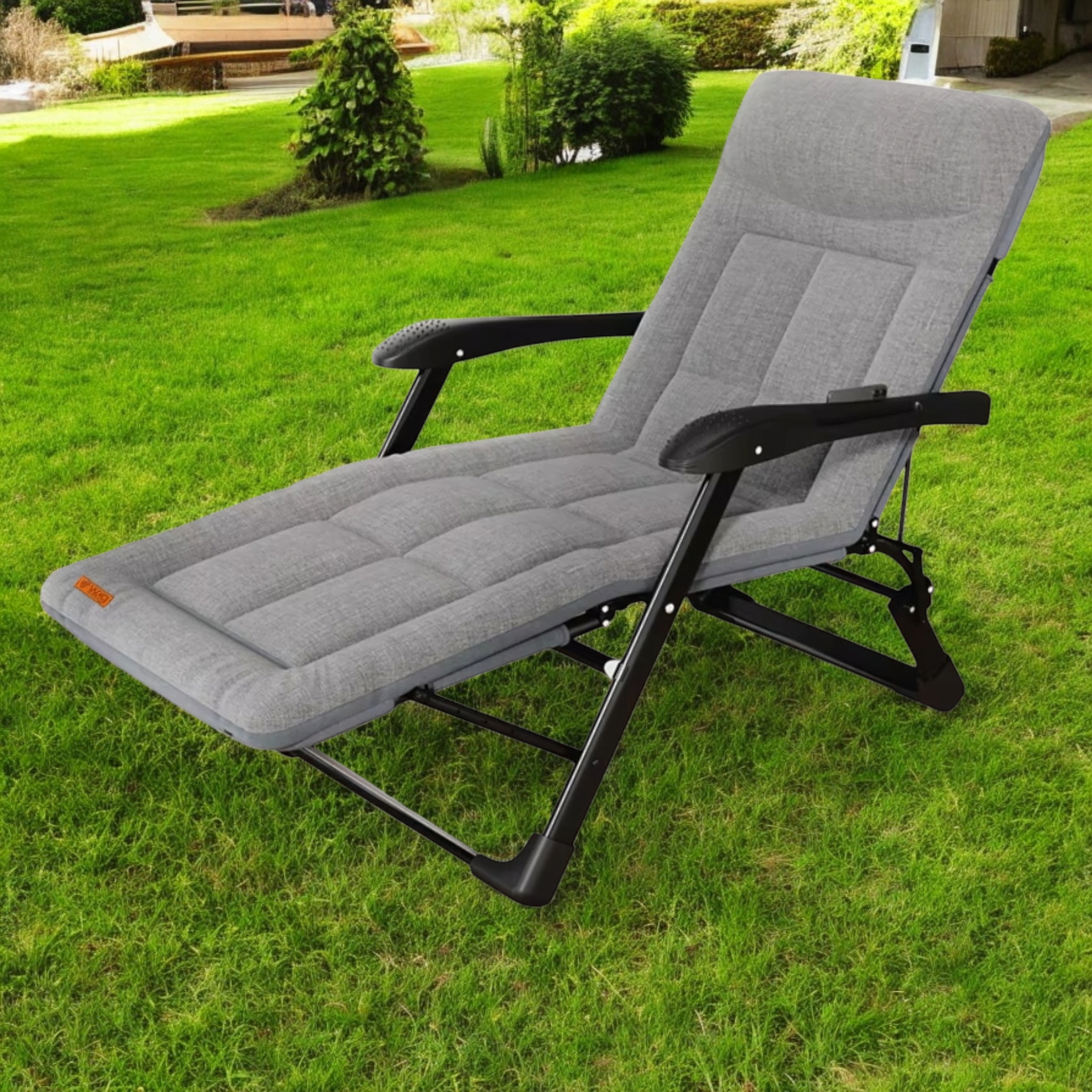 Шезлонг розкладний WCG FCB-S08 із сталевим каркасом із подушкою Сірий (FCB-S081)