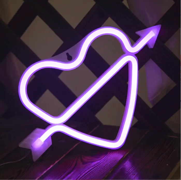 Неоновый светильник сердце со стрелой Love на батарейках/USB 18x28 см Фиолетовый