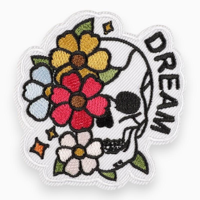 Термоаппликация Dream вышитая 7,7х7,5 см 1 шт. Разноцветный (АК7775л52) Термоаппликация Dream вышитая 7,7х7,5 см 1 шт. Разноцветный (АК7775л52)