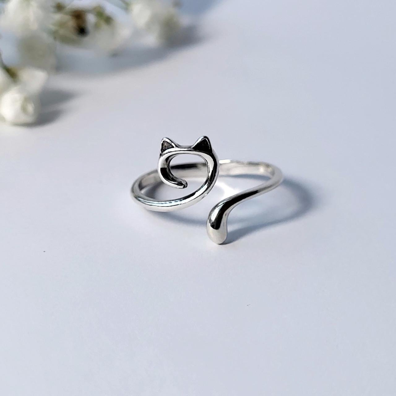 Каблучка без каменів мила кішечка срібло 925 проби чорнене 1,08 г р. 15,5 (81753)