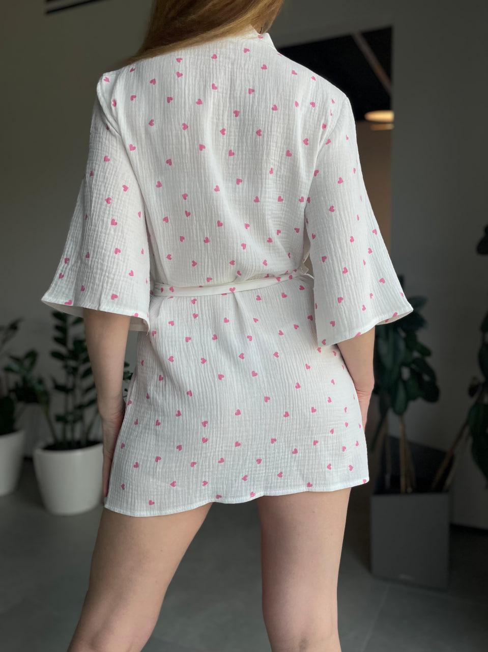 Халат женский Сердца короткий муслиновый 3XL Розовый (2646948072) - фото 7 Халат женский Сердца короткий муслиновый 3XL Розовый (2646948072) - фото 7