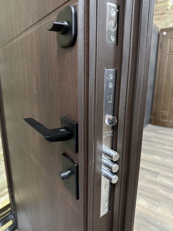 Дверь входная улица Redfort Стрит браун люкс молдинг ПВХ с терморазрывом 960х2040 мм Коричневый/Орех темный (23537602) - фото 6