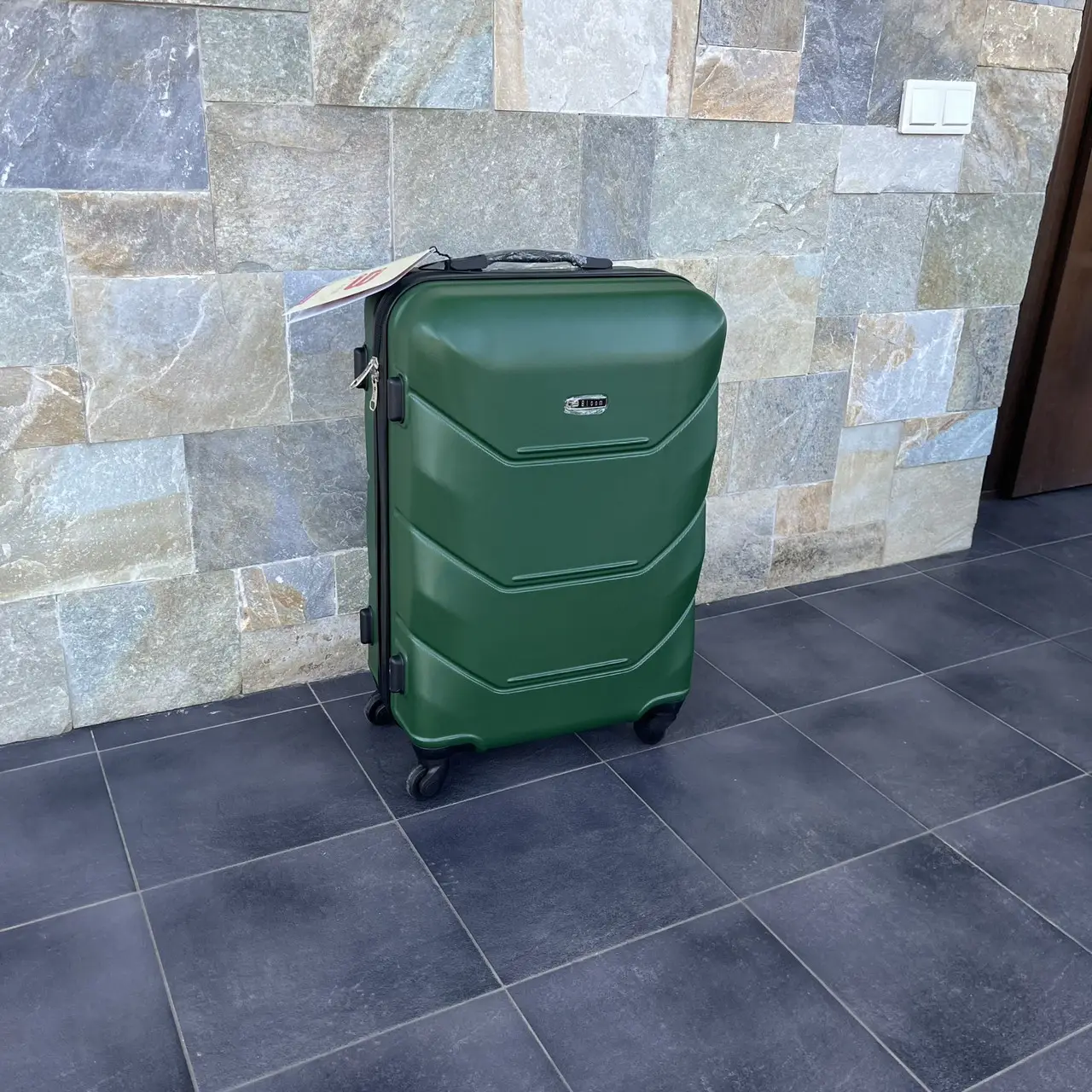 Чемодан дорожный Bloom 1507 М 63 л Зеленый - фото 2