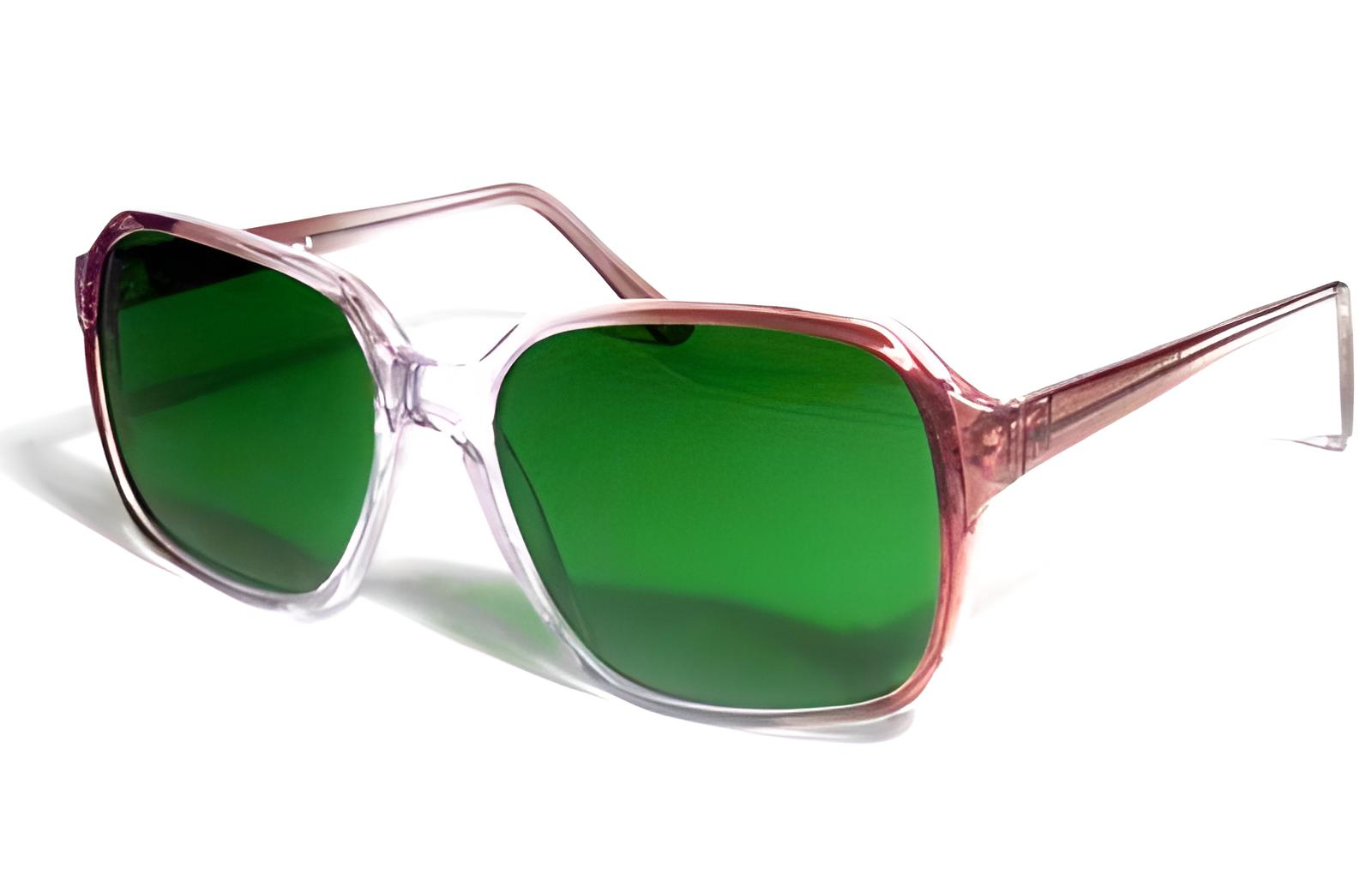 Очки зеленые при глаукоме в пластиковой оправе