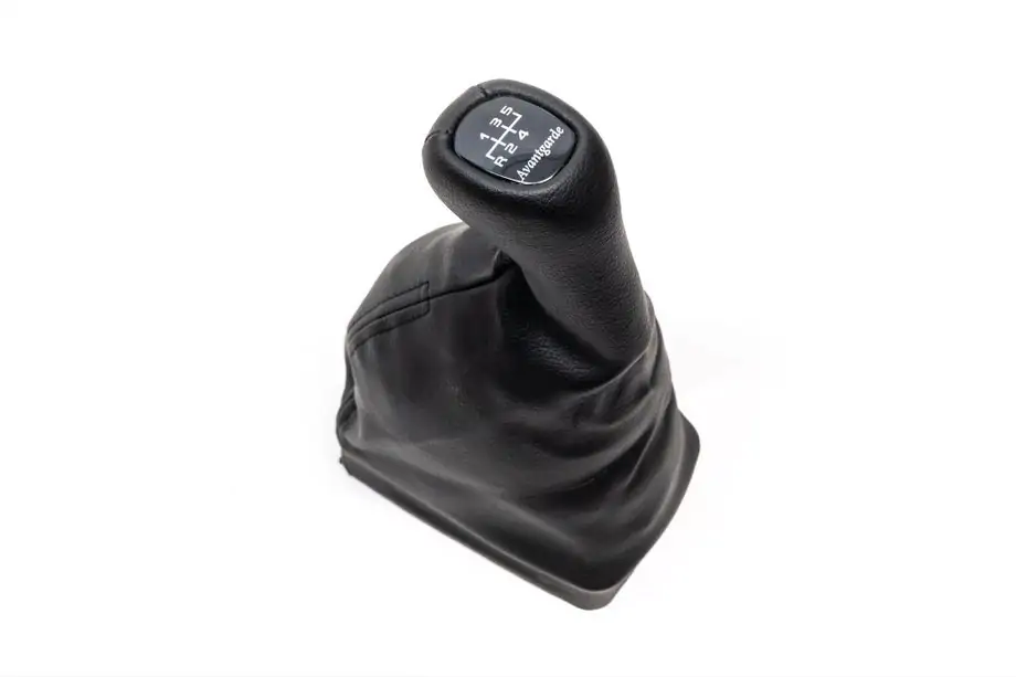 Чехол КПП сРучкой Mercedes W202 Avantgard кожзам (29-51--koz309)