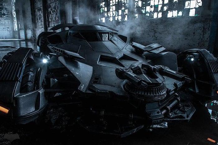 Постер плакат Бэтмен Против Супермена На Заре Справедливости Бэтмобиль/Batman v Superman Dawn of Justice Batmobile 61x91,5 см
