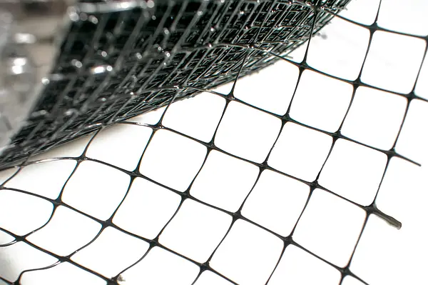 Сетка защитная от птиц Птичка 1,5х10 м 30х35 мм Черный (697) - фото 2 Сетка защитная от птиц Птичка 1,5х10 м 30х35 мм Черный (697) - фото 2