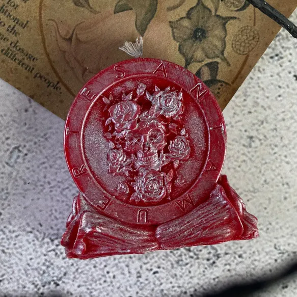 Свеча восковая Санта Муэрте Красный (1111)