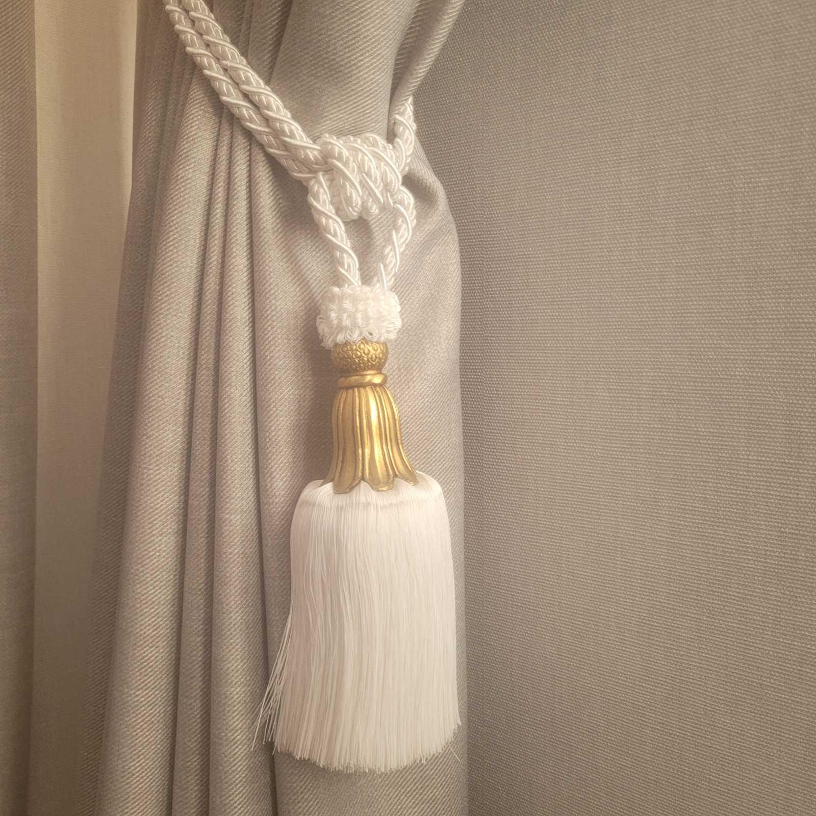 Подхват для штор Majestic Лилия 13,5 см Белый меланж (16566951412420)