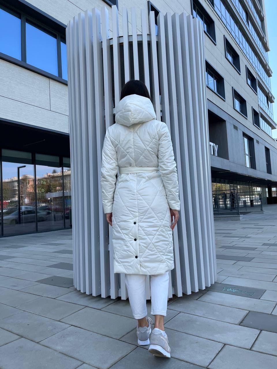 Куртка-пальто жіноча стьобана K&ML з капюшоном 19 L р. 48 Білий (9287106) - фото 3 Куртка-пальто жіноча стьобана K&ML з капюшоном 19 L р. 48 Білий (9287106) - фото 3