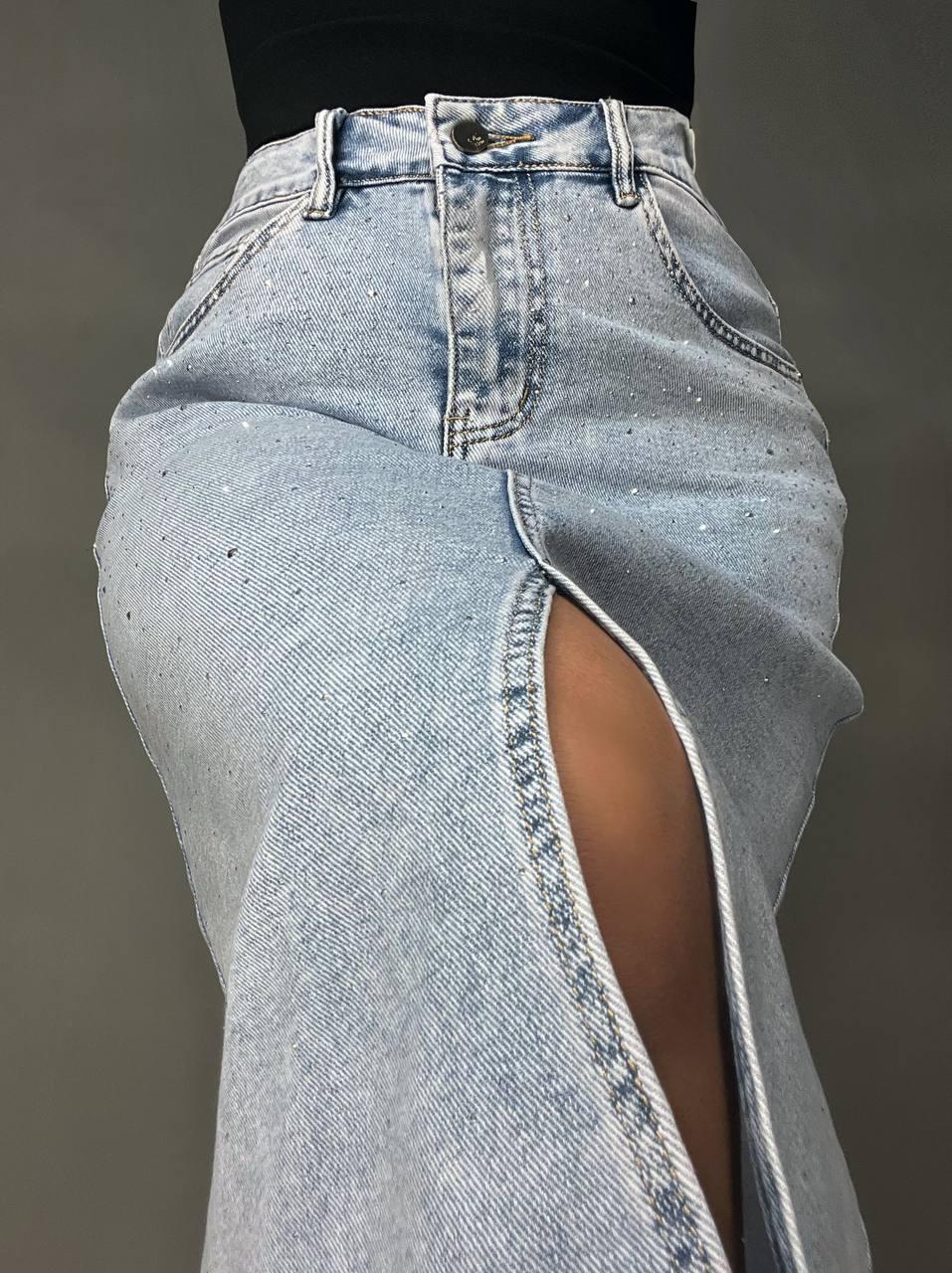 Спідниця жіноча джинсова Liana 421 розсип камінців пряма розріз попереду стрейчева великі розміри р. 34 Блакитний (3993) - фото 8 Спідниця жіноча джинсова Liana 421 розсип камінців пряма розріз попереду стрейчева великі розміри р. 34 Блакитний (3993) - фото 8