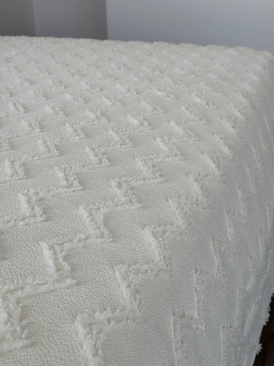 Покрывало Хельга 180x250 см Молочный (20774-2-180x250cm) - фото 2 Покрывало Хельга 180x250 см Молочный (20774-2-180x250cm) - фото 2