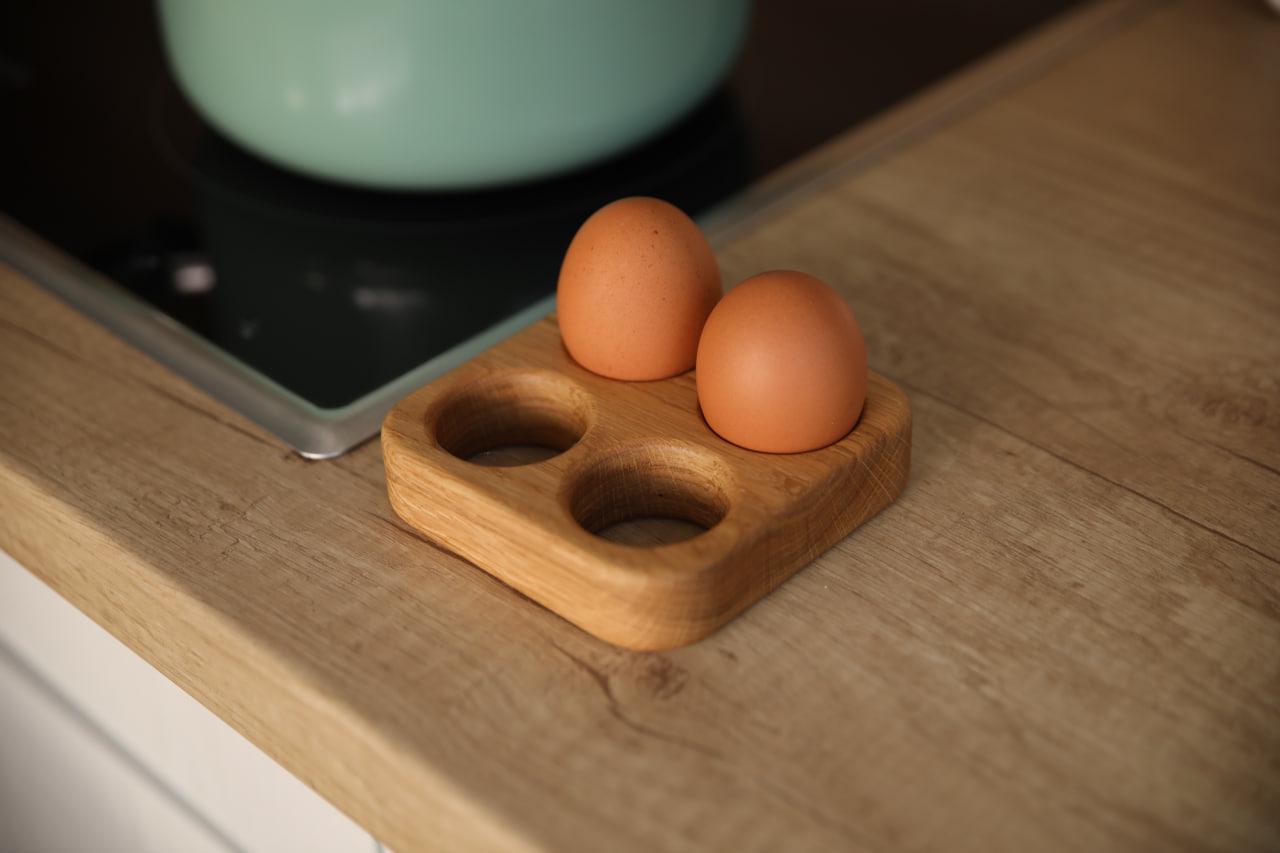 Підставка-рамка дерев'яна з дуба на 4 яйця 11х11х2,5 см (WDE-15.2)