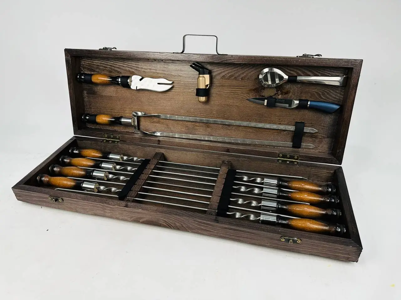 Набір шампурів у кейсі Патріот середній дерев'яний з нержавіючої сталі (2-10-KS-7607) - фото 3 Набір шампурів у кейсі Патріот середній дерев'яний з нержавіючої сталі (2-10-KS-7607) - фото 3