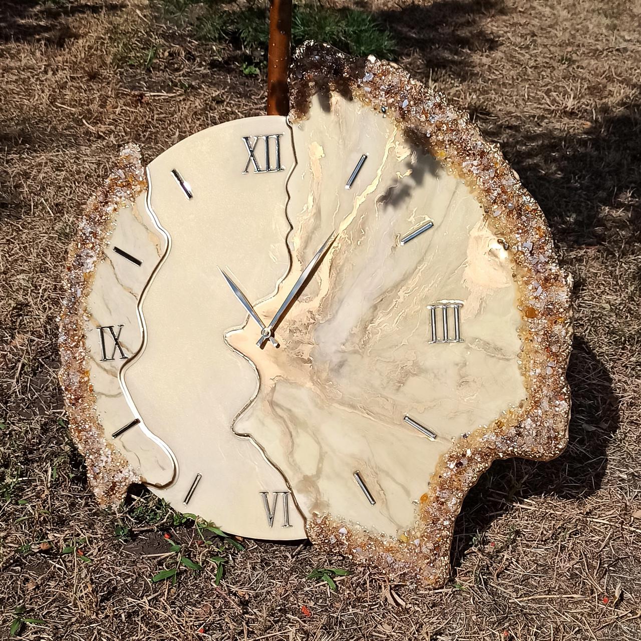 Часы объемные настенные из эпоксидной смолы Лепестки 70 см