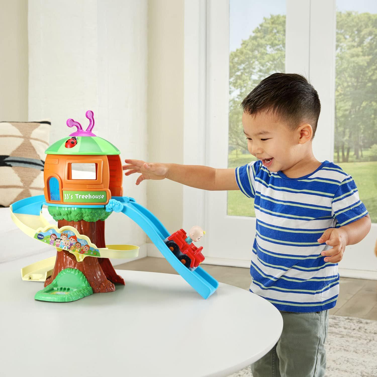 Ігровий набір VTech CoCoMelon Go! Go! Smart Wheels Treehouse Track Set будиночок на дереві англ. (29332468) - фото 6 Ігровий набір VTech CoCoMelon Go! Go! Smart Wheels Treehouse Track Set будиночок на дереві англ. (29332468) - фото 6