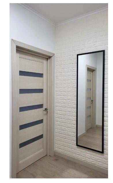 Дзеркало настінне в повний зріст в тонкій рамі в передпокій 160х70 см Чорний (29042648) - фото 5