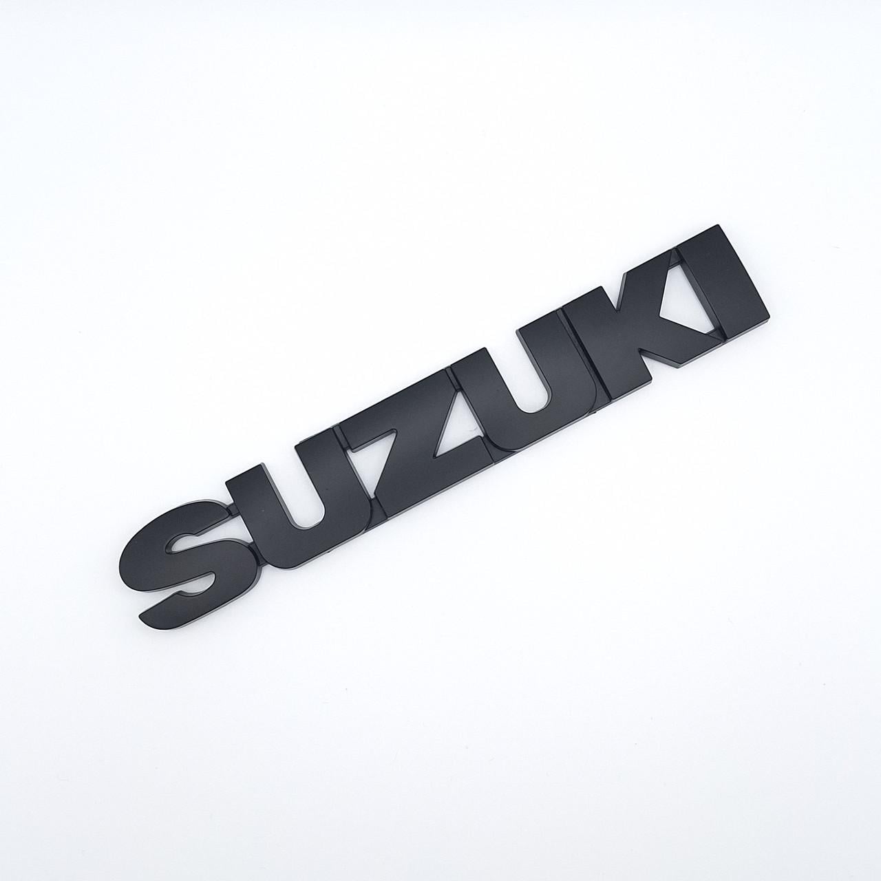 Эмблема надпись Suzuki Черный матовый (2048379272)