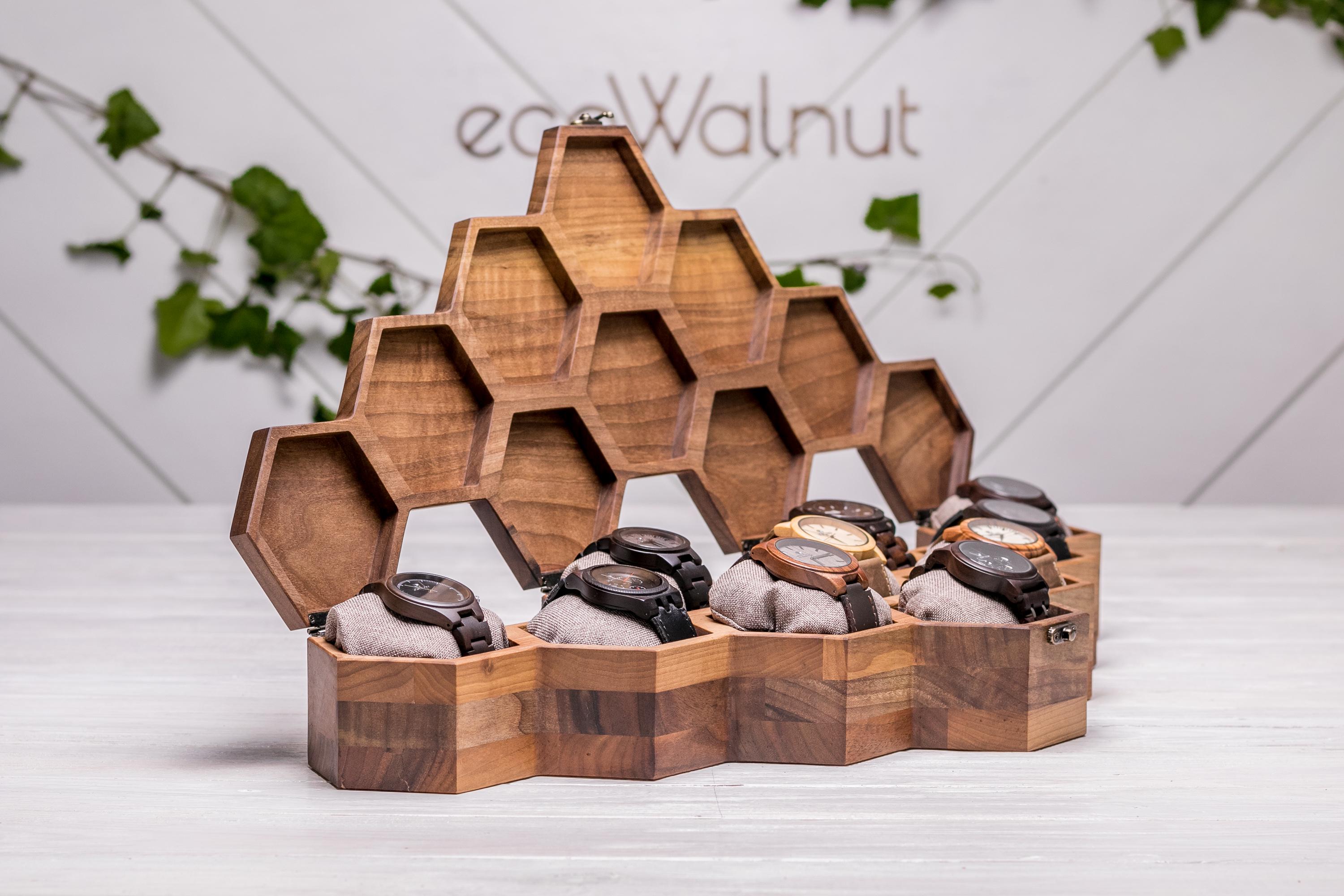 Коробочка-шкатулка EcoWalnut для часов с индивидуальным гравированием (EB-16.10.2) - фото 12