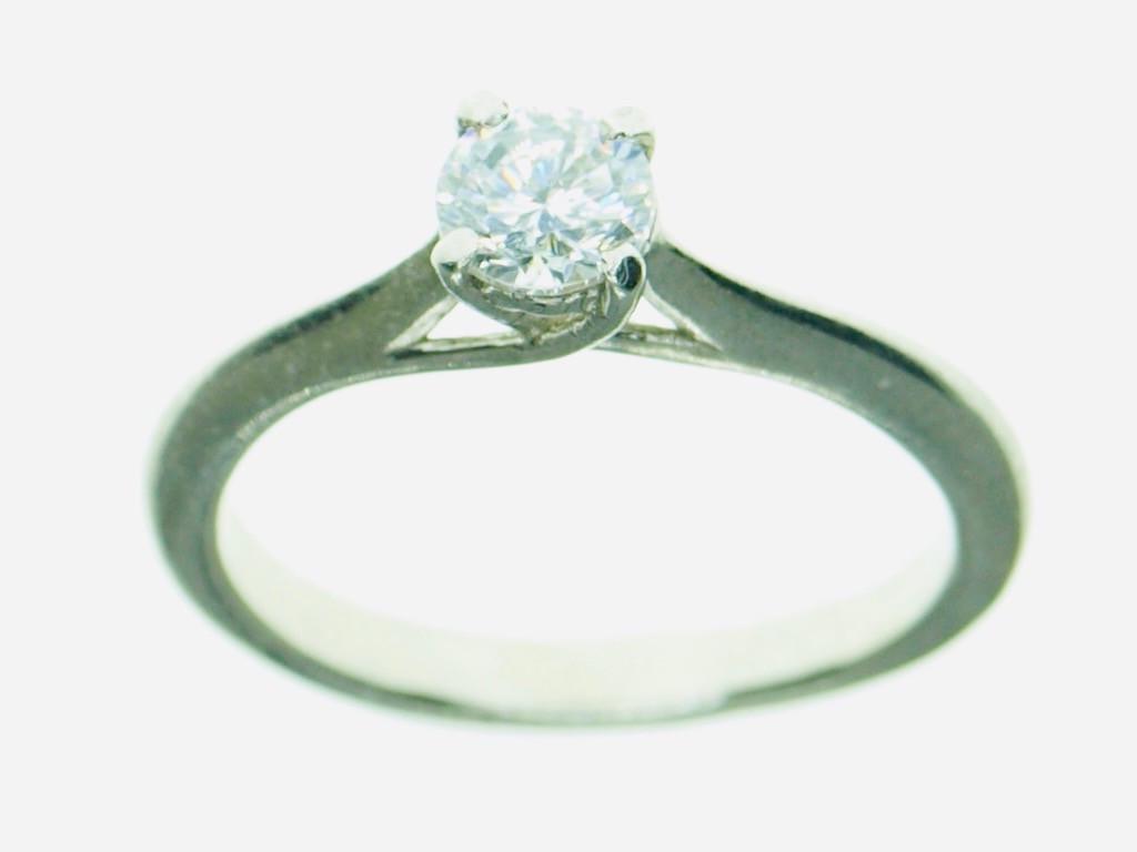 Кольцо из серебра с фианитом р. 15,5 (21 01550243(1)