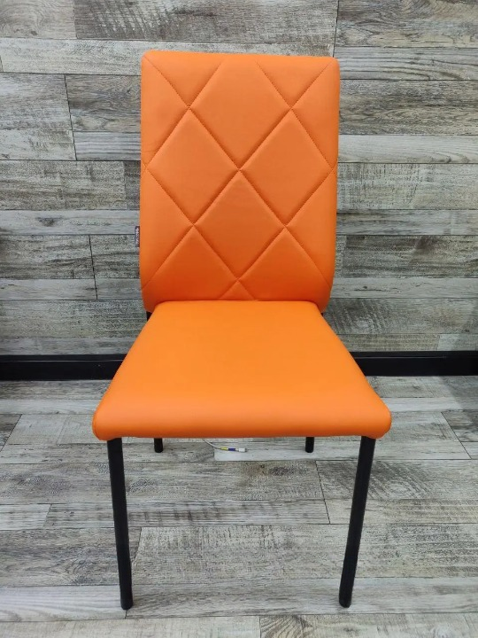 Кухонний стілець Комфорт 40х40х100 см Помаранчевий/Чорний (28374194)