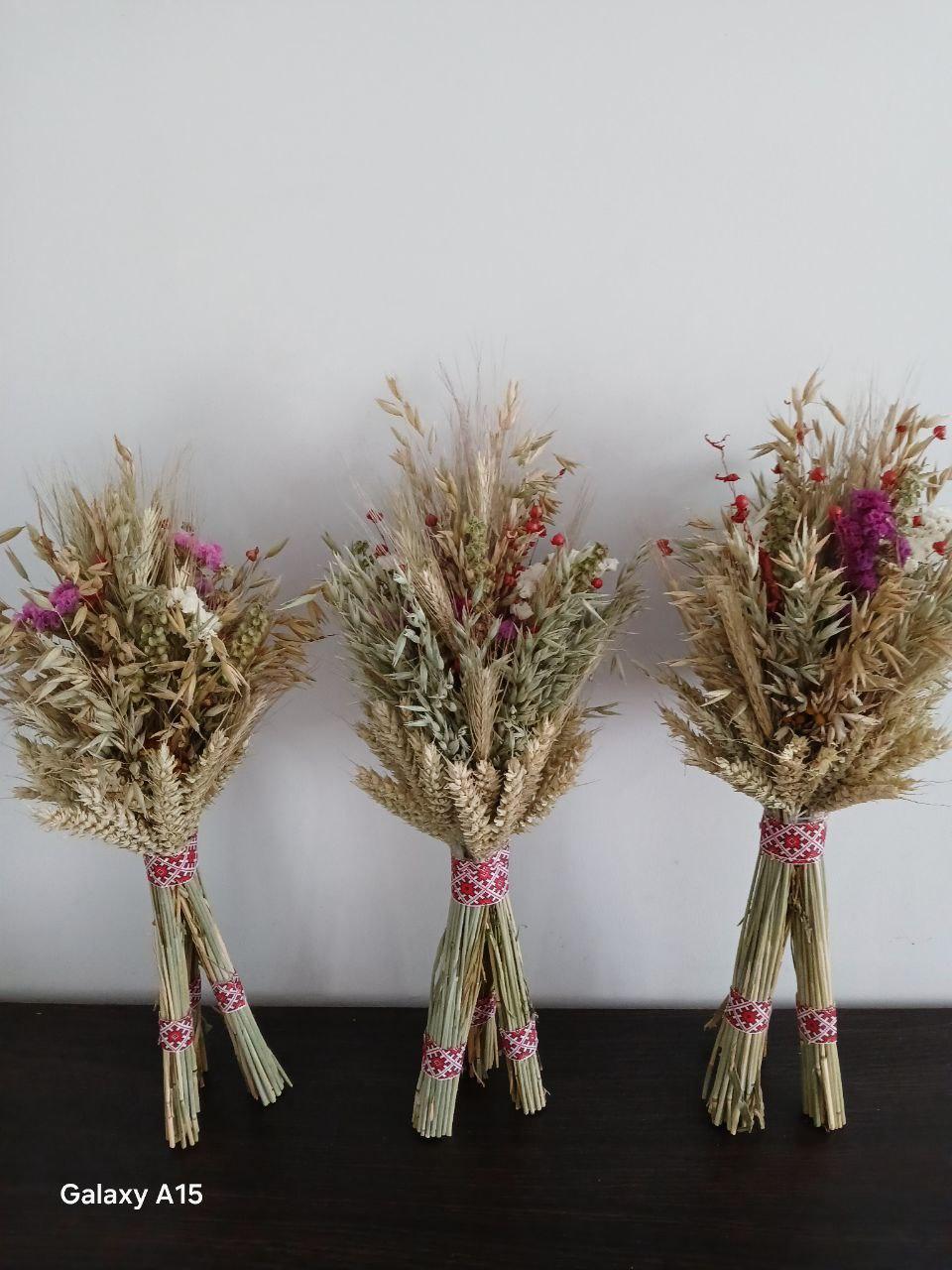 Дидух рождественский из колосья пшеницы/льна и овса на трех ножках 40-45 см с лентой вышиванкой Красный (2822643174) - фото 10