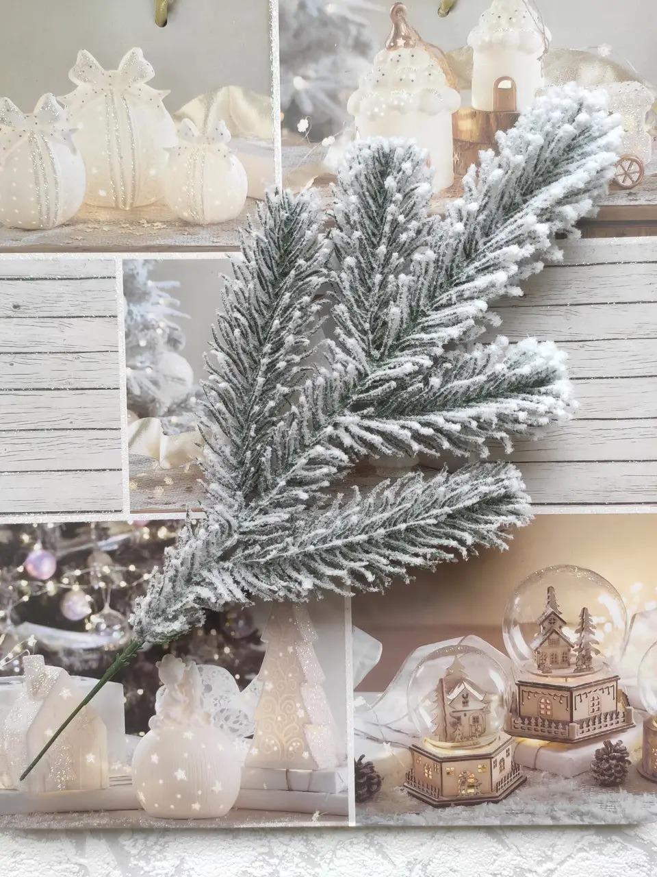 Ветвь елки литая заснеженная №1 50 шт. Ветвь елки литая заснеженная №1 50 шт.