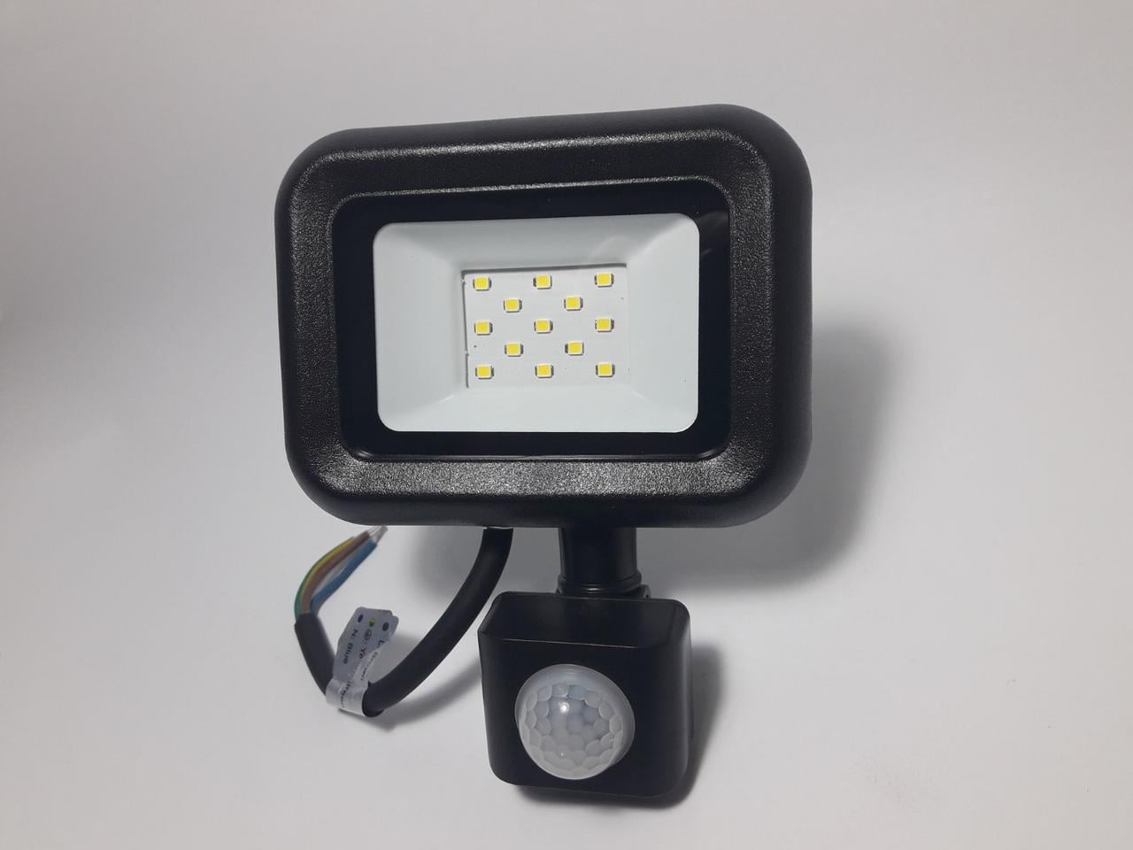 Прожектор светодиодный GLX с датчиком движения 10W 5000К IP65 Черный (К-15)