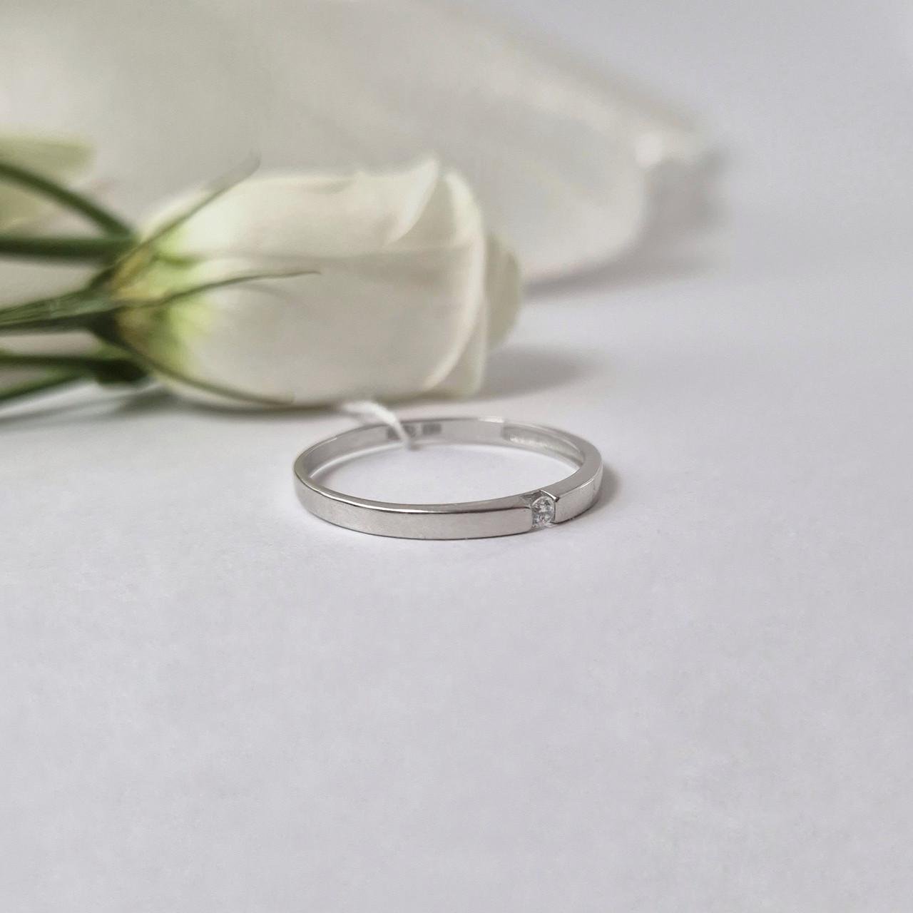 Каблучка із білим каменем срібло 925 проби родоване 0,85 г р. 17,5 (1593/2) - фото 3 Каблучка із білим каменем срібло 925 проби родоване 0,85 г р. 17,5 (1593/2) - фото 3