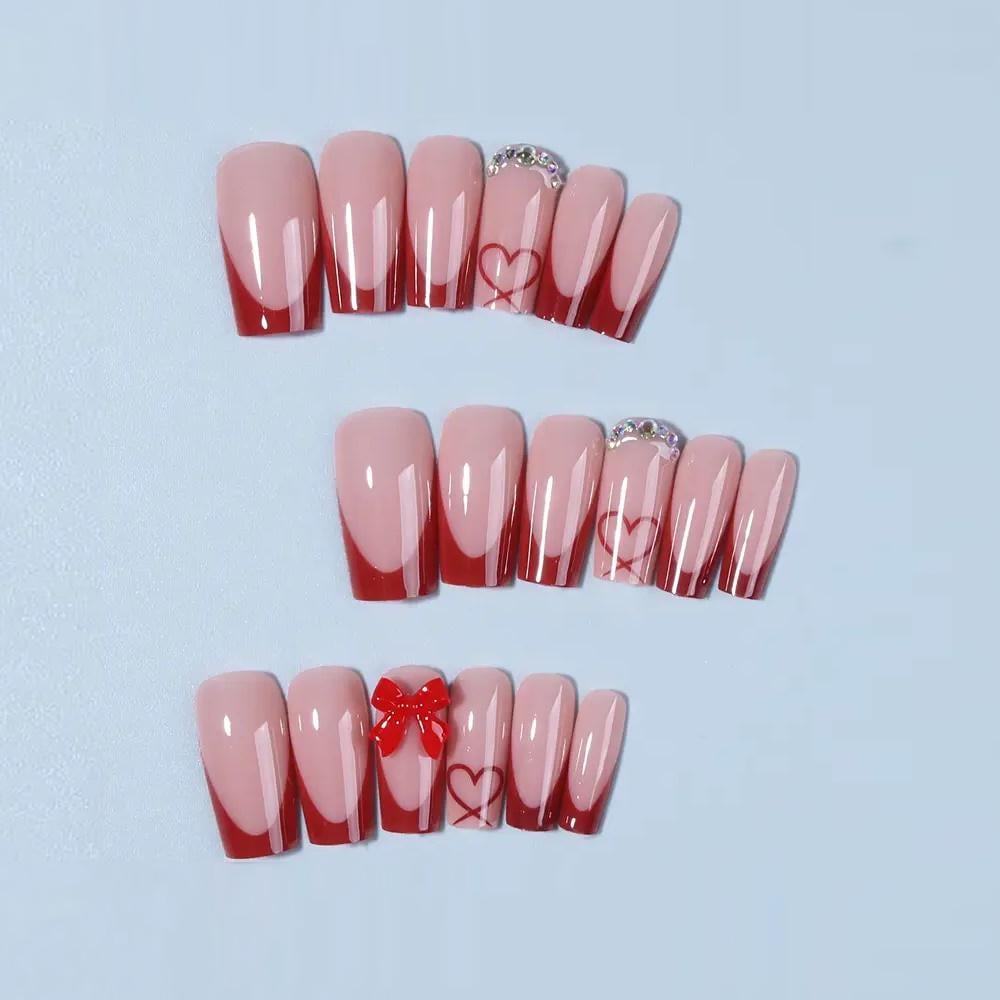 Ногти накладные Цветной френч с объемным бантом и стразами квадрат средней длины с клеевыми стиками 24 шт. Красный (3000003740) - фото 4 Ногти накладные Цветной френч с объемным бантом и стразами квадрат средней длины с клеевыми стиками 24 шт. Красный (3000003740) - фото 4