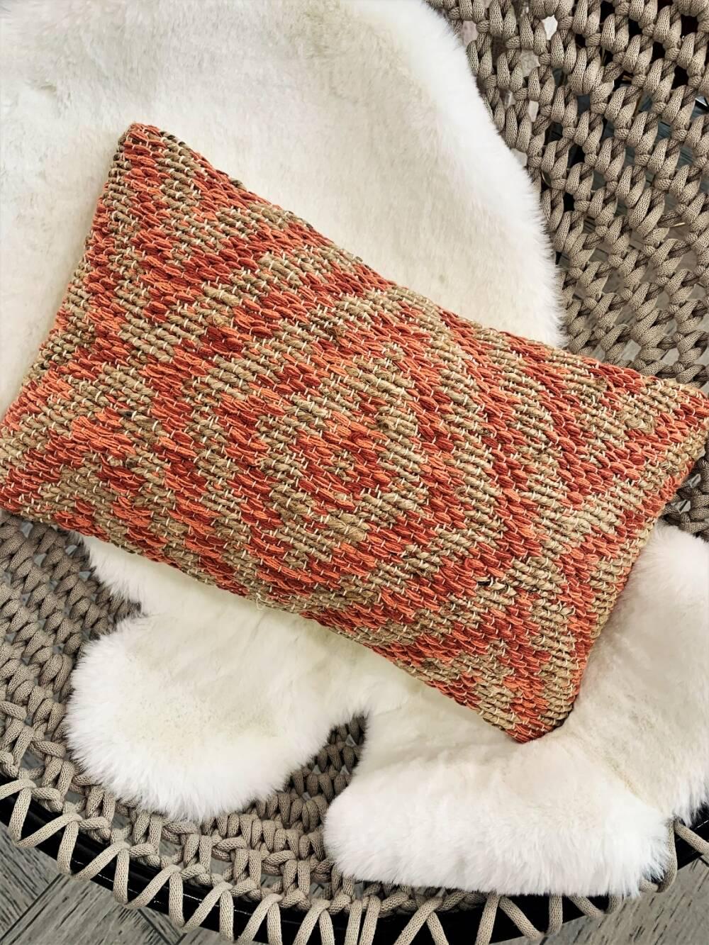 Подушка декоративная Maestro 30x50 см Бежевый/Красный (000073498)